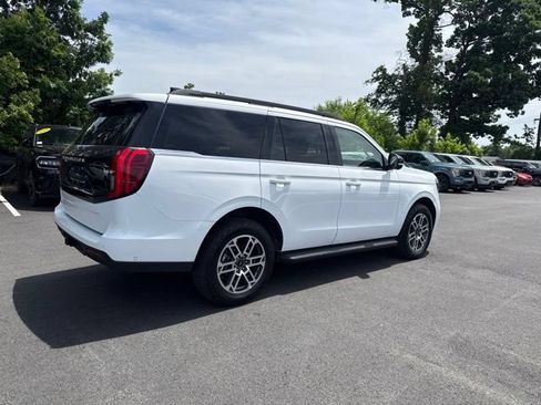 Used 2025 Ford Expedition Active AWD/4WD image 8