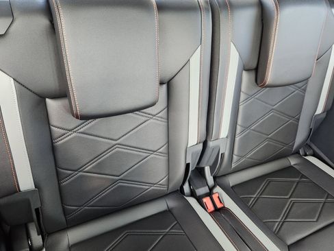 Used 2024 Volkswagen Atlas Peak Edition SEL image 12