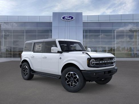 New 2025 Ford Bronco Outer Banks image 7