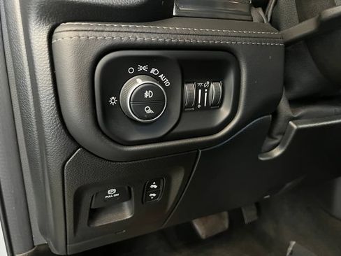 Used 2021 RAM 1500 Limited w/ Body Color Bumper Group AWD/4WD image 27