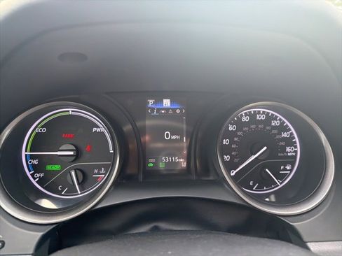 Used 2022 Toyota Camry SE image 3