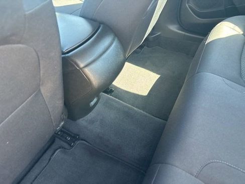 Used 2023 Chevrolet Malibu RS image 32