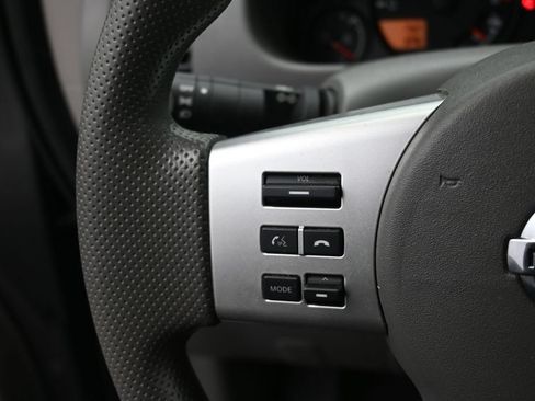 Used 2018 Nissan Frontier SV AWD/4WD image 9