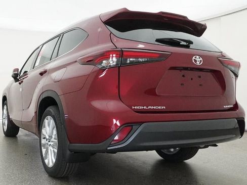 New 2026 Toyota Highlander Limited AWD/4WD image 22