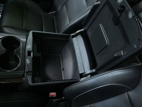 Used 2017 GMC Yukon XL SLT image 25