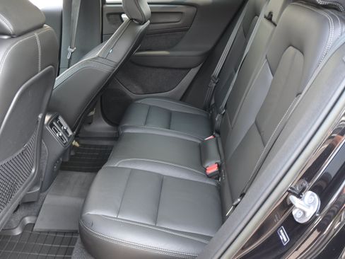 Used 2023 Volvo XC40 B5 Ultimate w/ Climate Package AWD/4WD image 30