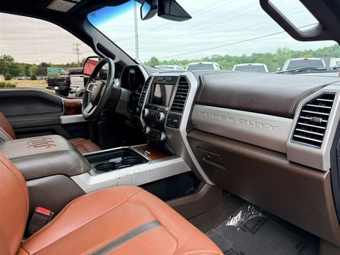 Used 2018 Ford F350 King Ranch w/ King Ranch Ultimate Package AWD/4WD image 11