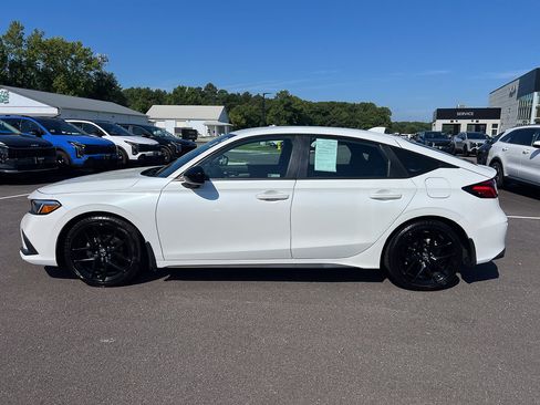 Used 2022 Honda Civic Sport image 2