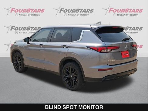 Used 2024 Mitsubishi Outlander SE Black Edition FWD image 7