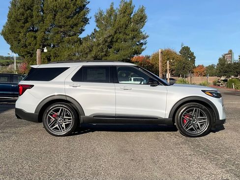 New 2026 Ford Explorer ST w/ Sun And Sound Package image 7