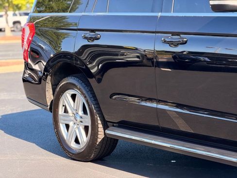 Used 2020 Ford Expedition XLT w/ Equipment Group 202A image 9