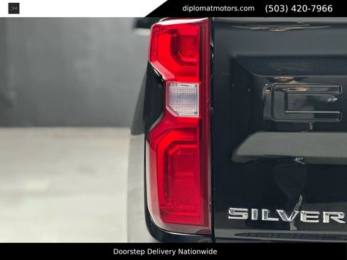 Used 2019 Chevrolet Silverado 1500 LT Trail Boss AWD/4WD image 15