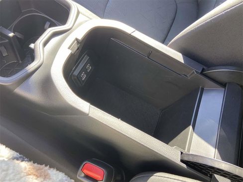 Used 2024 Toyota RAV4 XLE image 27