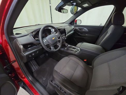 Used 2023 Chevrolet Traverse LT image 14