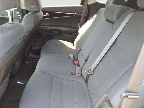 Used 2019 Kia Sorento S AWD/4WD image 14