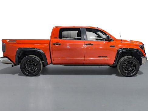 Used 2017 Toyota Tundra SR5 image 5