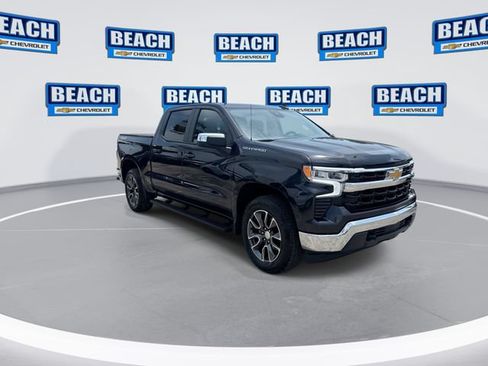 Used 2024 Chevrolet Silverado 1500 LT AWD/4WD image 2