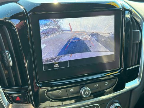 Used 2023 Chevrolet Traverse LT image 28