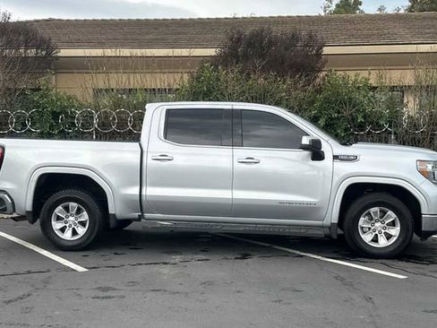 Used 2020 GMC Sierra 1500 SLE w/ SLE Value Package image 7