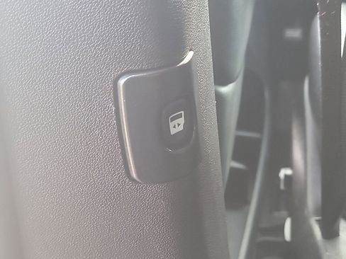 Used 2018 Dodge Grand Caravan GT image 12