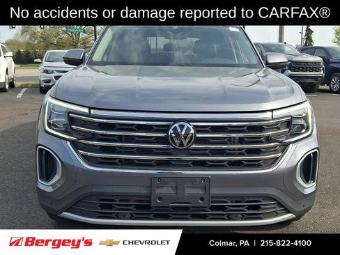 Used 2025 Volkswagen Atlas SE AWD/4WD image 2