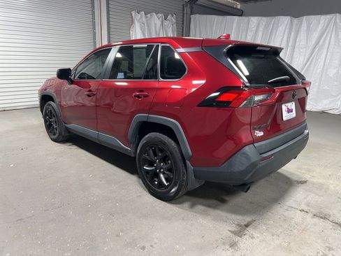 Used 2022 Toyota RAV4 LE image 5