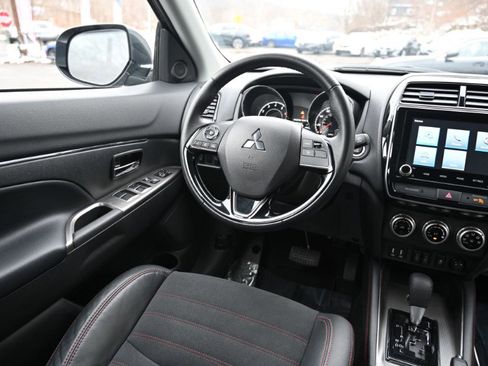 Used 2024 Mitsubishi Outlander Sport SE image 11