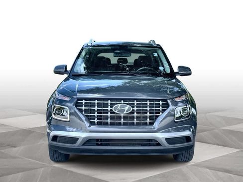 Used 2024 Hyundai Venue SEL FWD image 2