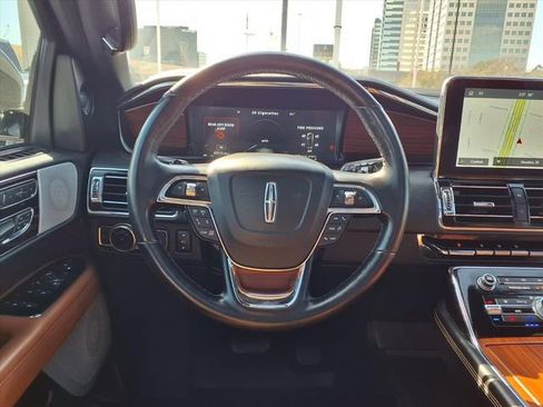 Certified 2021 Lincoln Navigator Reserve w/ Luxury Package image 13