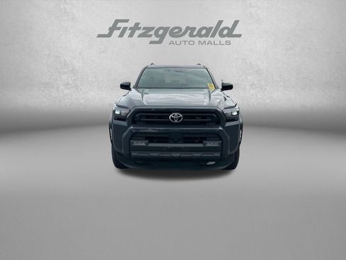 Used 2025 Toyota 4Runner SR5 AWD/4WD image 2