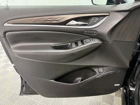 Used 2024 Buick Enclave Avenir w/ Avenir Technology Package AWD/4WD image 10
