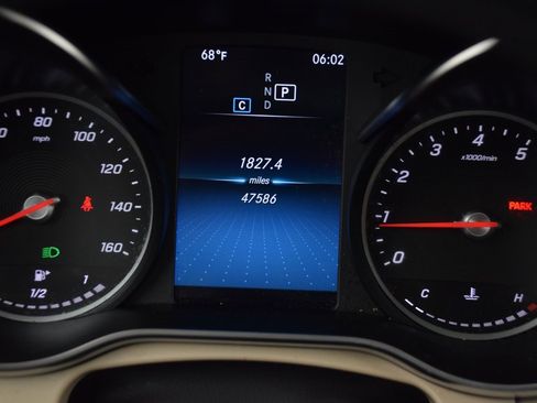 Certified 2022 Mercedes-Benz GLC 300 image 25