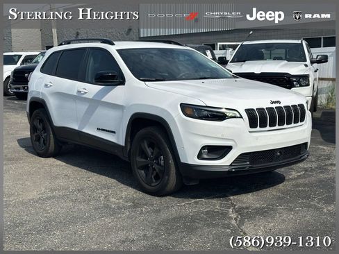 Used 2023 Jeep Cherokee Altitude Lux AWD/4WD image 1