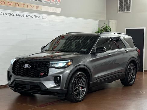 Used 2025 Ford Explorer ST w/ Sun And Sound Package image 6