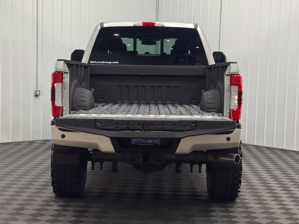 Used 2017 Ford F250 Platinum w/ Platinum Ultimate Package AWD/4WD image 31