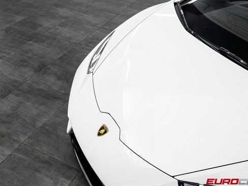 Used 2018 Lamborghini Huracan LP 580-2 RWD image 9