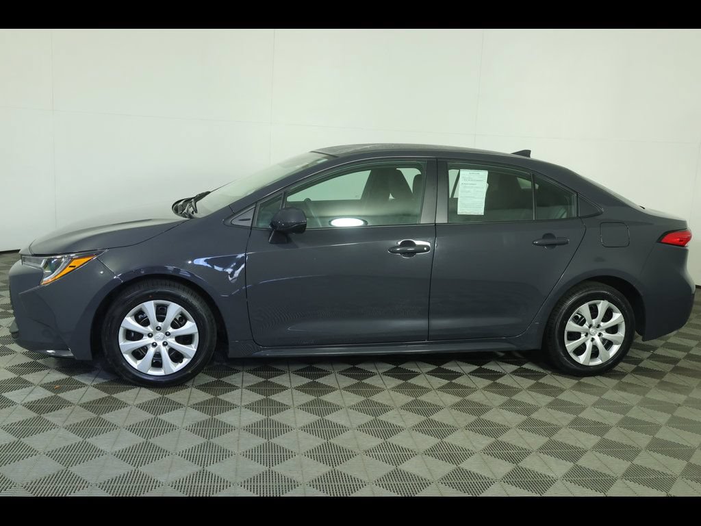 Used 2025 Toyota Corolla LE FWD image 11