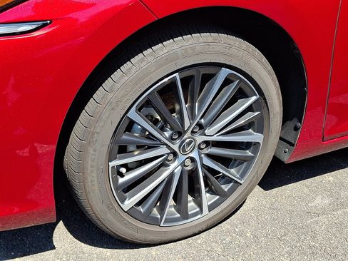 Used 2025 Lexus ES 350 w/ Premium Package FWD image 4