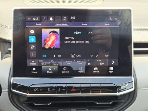 Used 2022 Jeep Compass Limited image 19