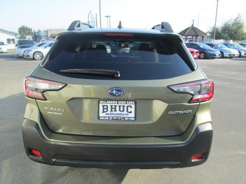 Used 2023 Subaru Outback Premium image 5