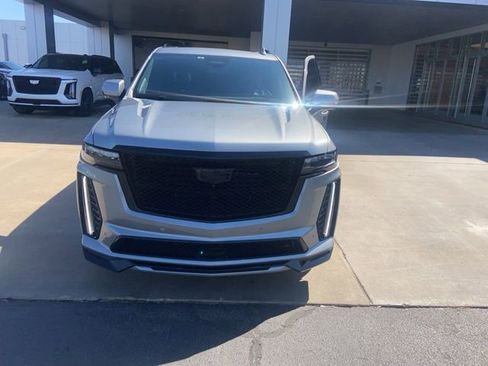 Used 2023 Cadillac Escalade V w/ Heavy-Duty Trailer Package image 18