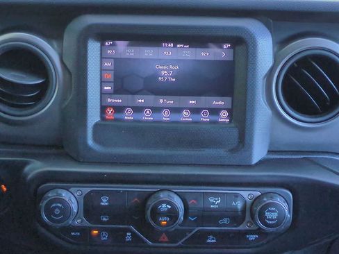 Used 2022 Jeep Wrangler Sport AWD/4WD image 27