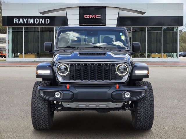 Used 2025 Jeep Gladiator Mojave w/ Safety Group AWD/4WD image 2