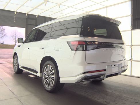 Used 2025 INFINITI QX80 Sensory image 11