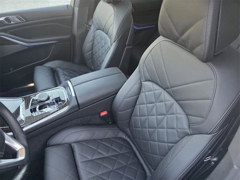 Used 2024 BMW X5 xDrive40i w/ Premium Package image 11