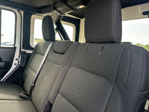Used 2021 Jeep Wrangler Unlimited Sport AWD/4WD image 18