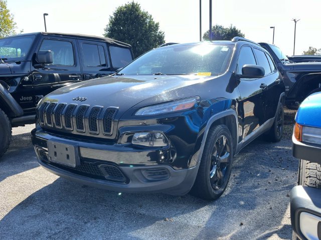 Used 2017 Jeep Cherokee Sport FWD image 4