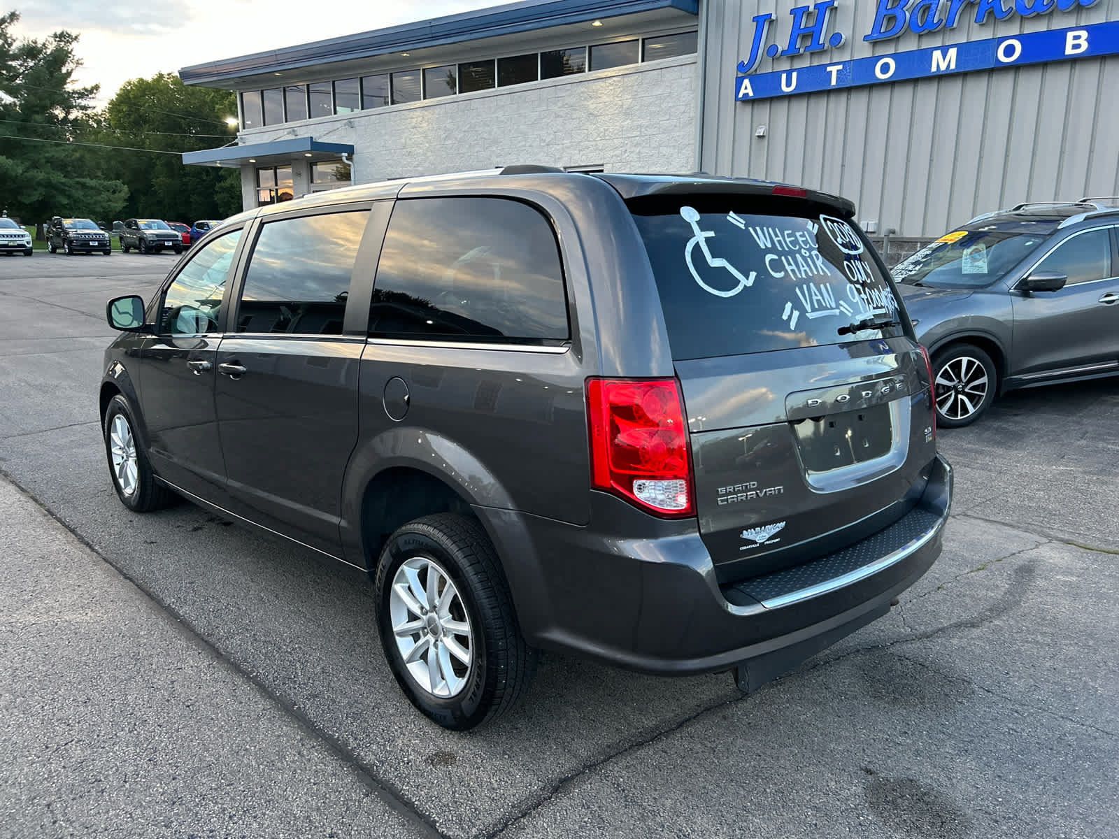 Used 2018 Dodge Grand Caravan SXT FWD image 5