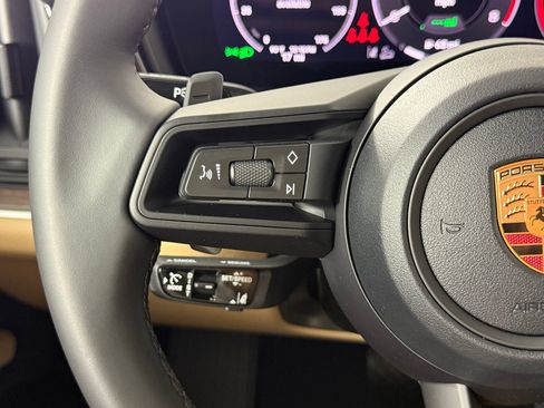 Certified 2026 Porsche Cayenne E-Hybrid Coupe AWD/4WD image 18
