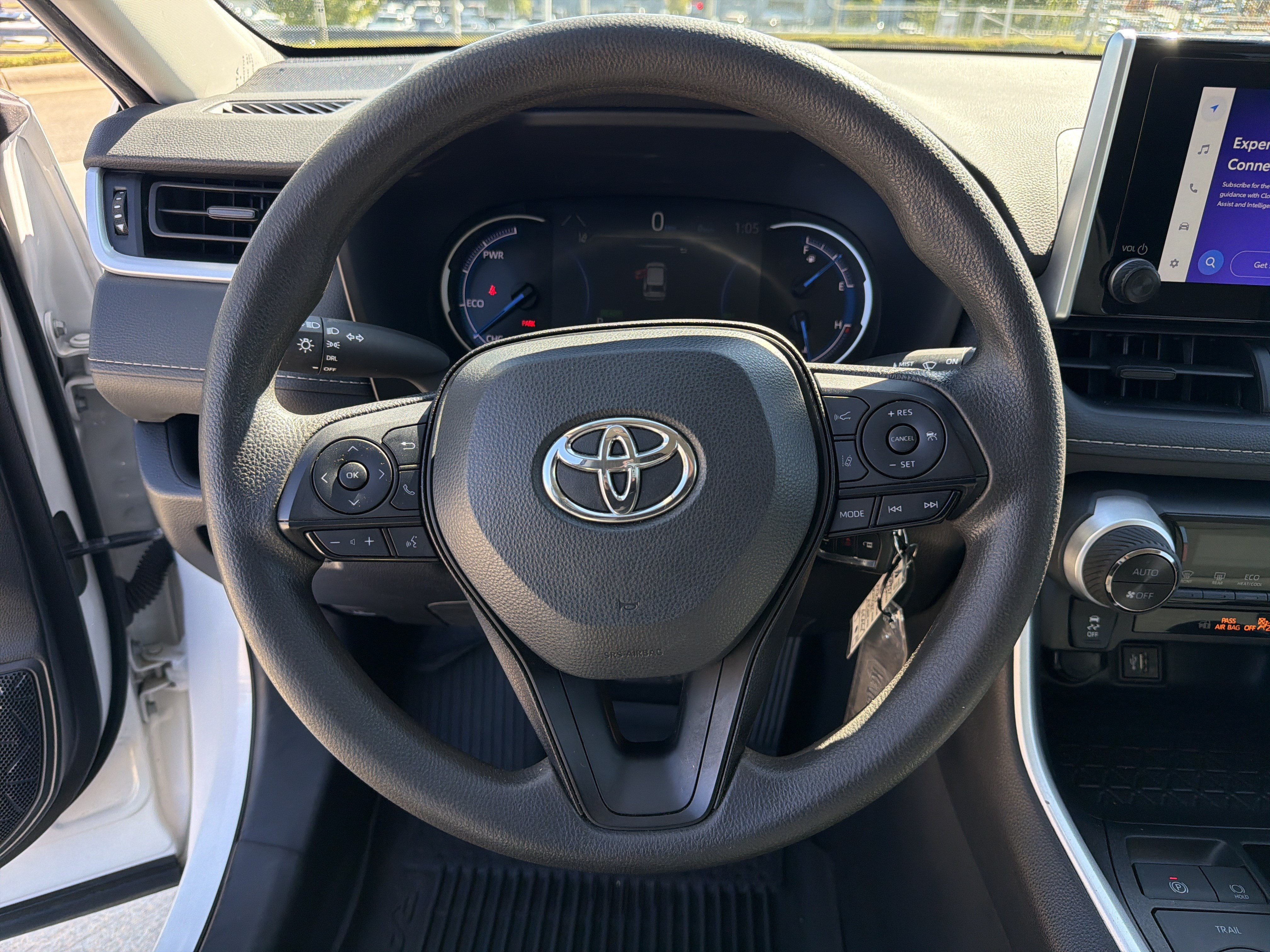 Used 2024 Toyota RAV4 LE AWD/4WD image 18